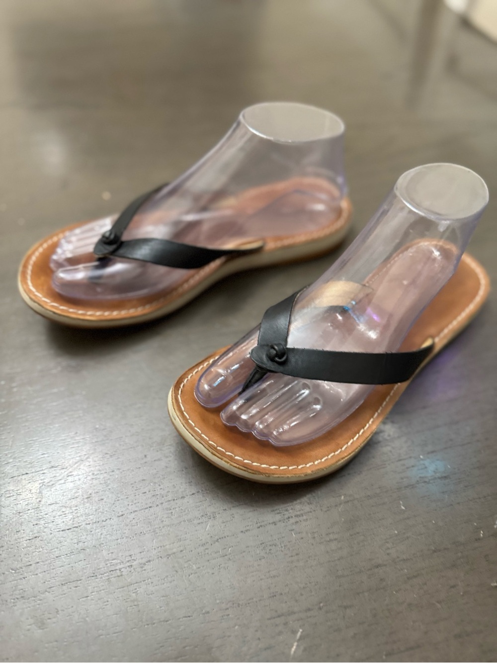 OluKai Black. Nohie Flip Flop size w 8 - Picture 3 of 13